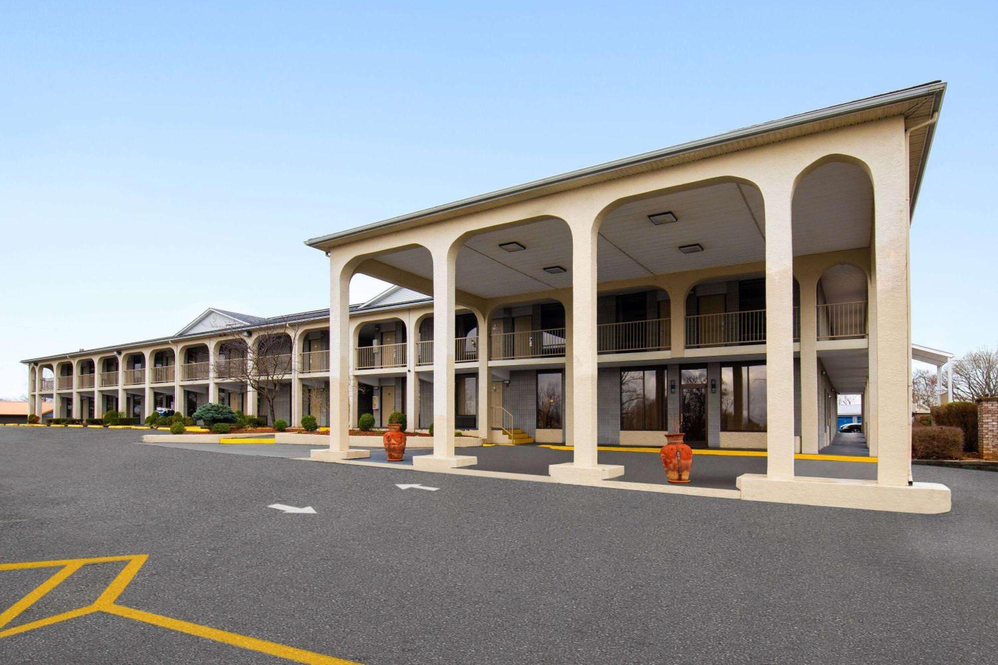 Days Inn By Wyndham Columbia Kentucky Exterior foto