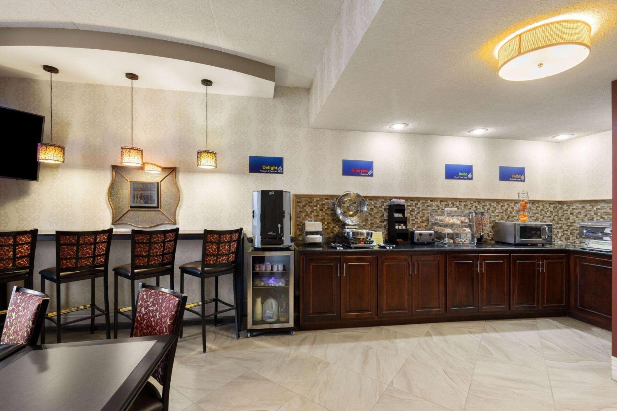 Days Inn By Wyndham Columbia Kentucky Exterior foto