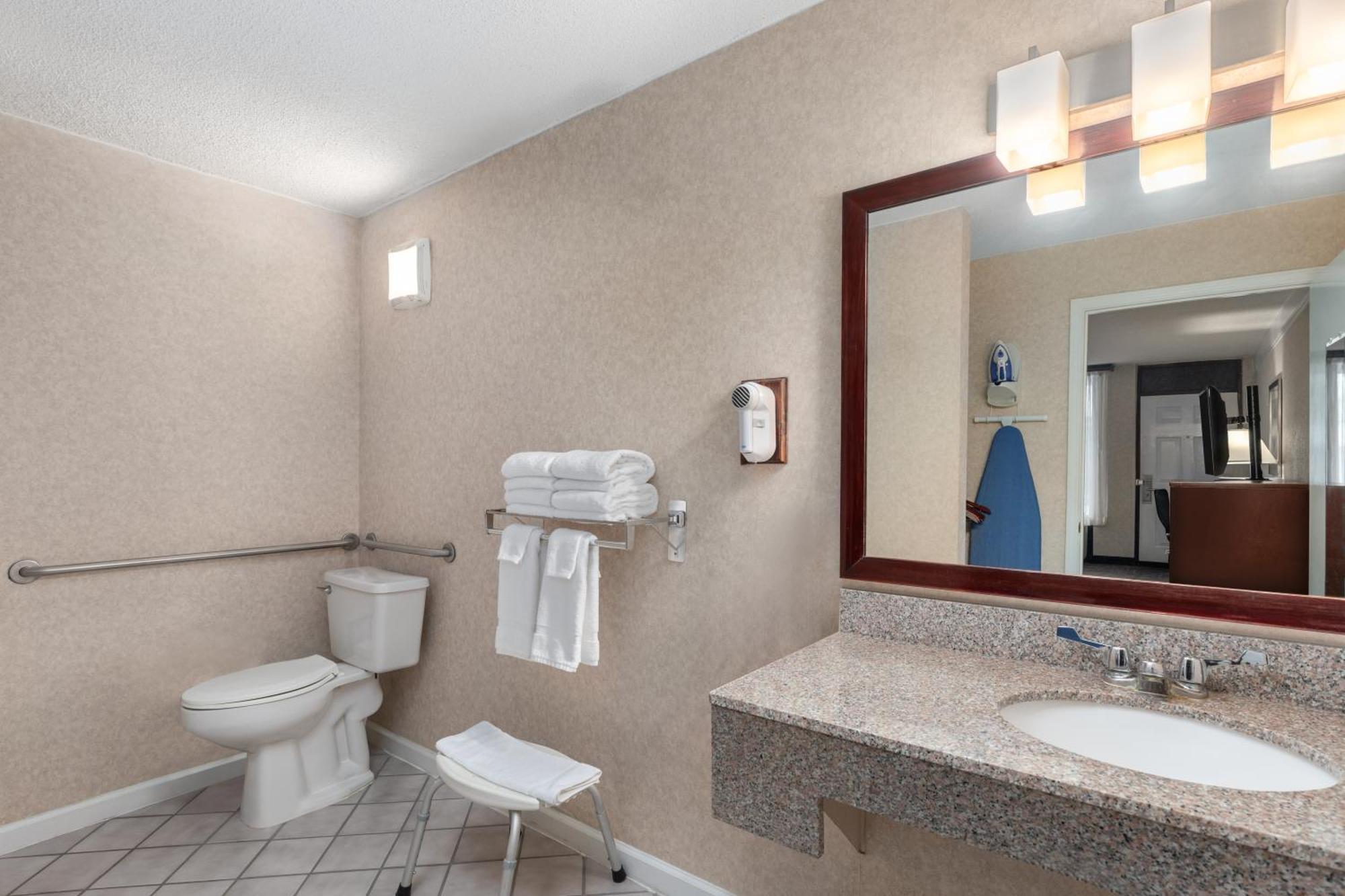 Days Inn By Wyndham Columbia Kentucky Exterior foto
